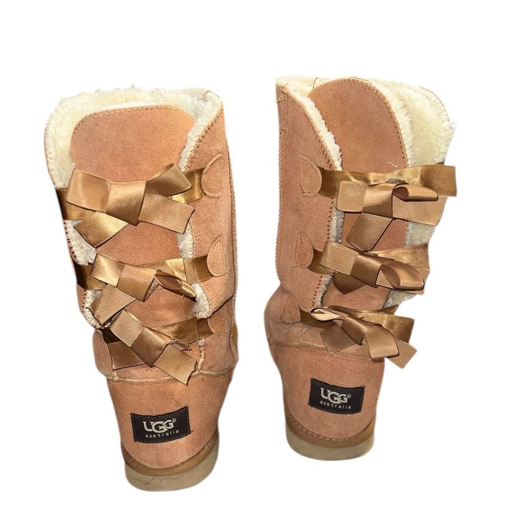 UGG Australia Bailey Bow Boots Womens 8 Sheepskin Suede Chestnut Mid Calf